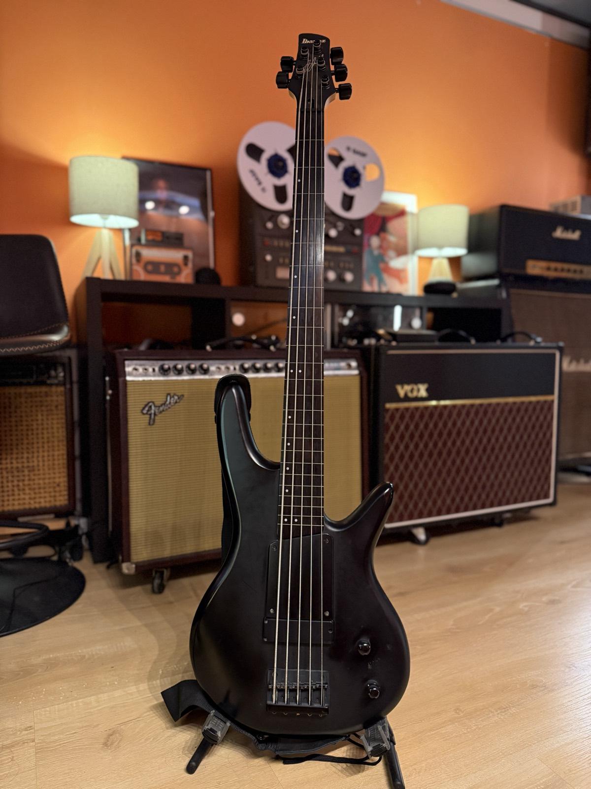 Bajo del estudio (3)