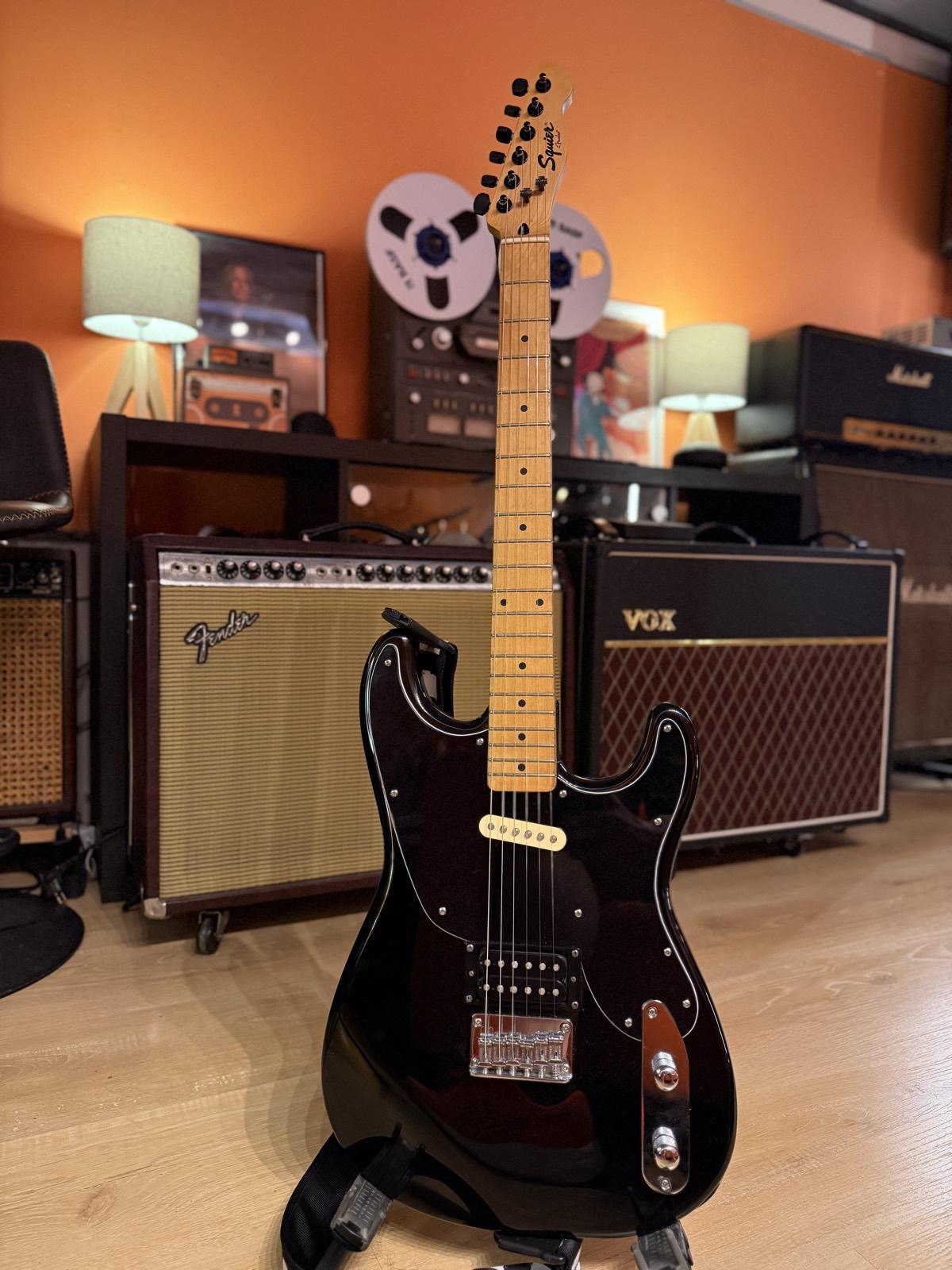 Guitarra electrica del estudio (8)