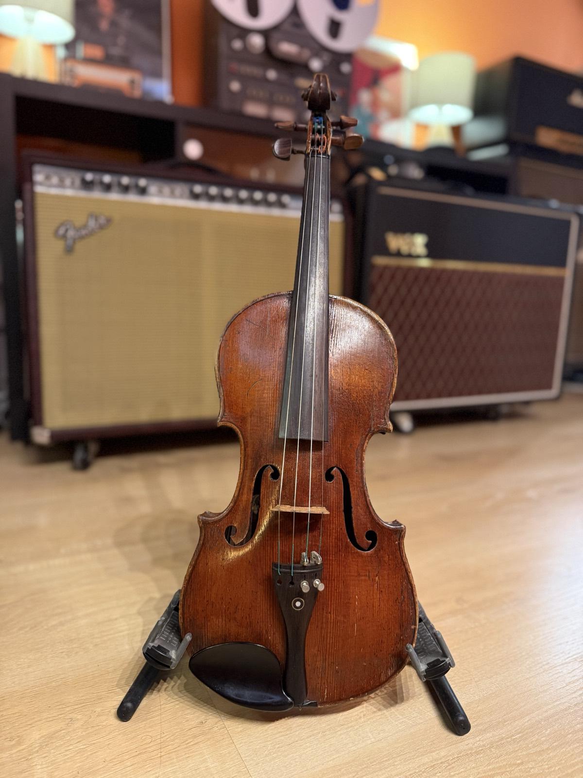 Instrumento acustico del estudio (10)